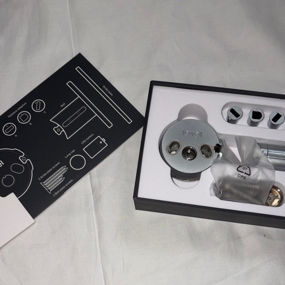 Bolt Invisible Smart Lock - Silver - Picture 3 of 8